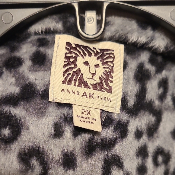 Anne Klein  Gray Leopard Print Pj's - Picture 2 of 4